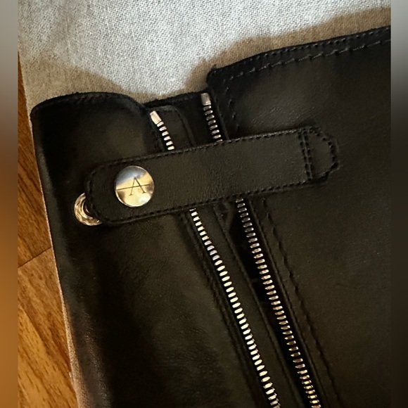 Good used conditions aquatalia black boots W8 - Picture 2 of 10